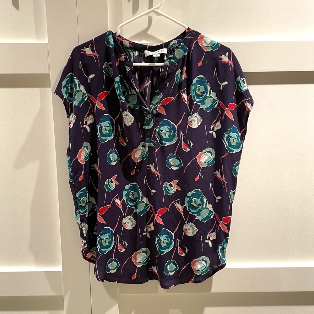 Like New Amour Vert Short-Sleeve Blouse